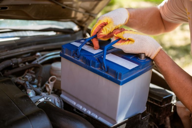 Niche Utama 2 How To Change A Car Battery – All You Need To Know  RAC Drive